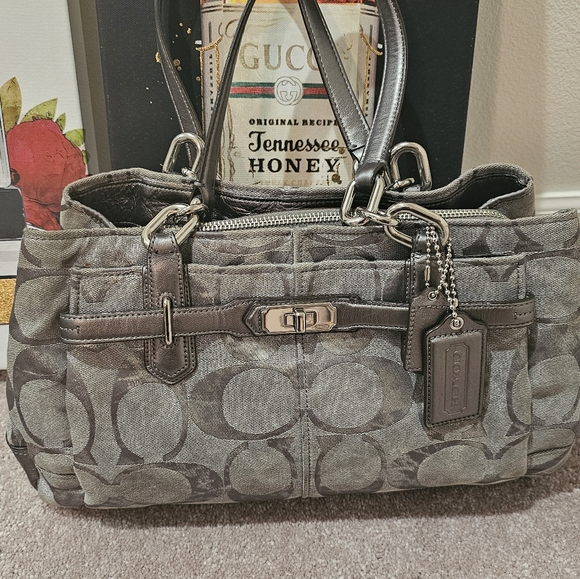 Coach Chelsea Signature Jayden Carryall ha